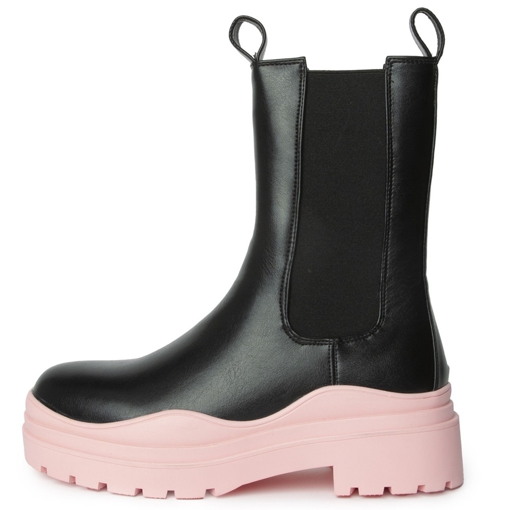 Azalea Wang Ghosted Chelsea boot